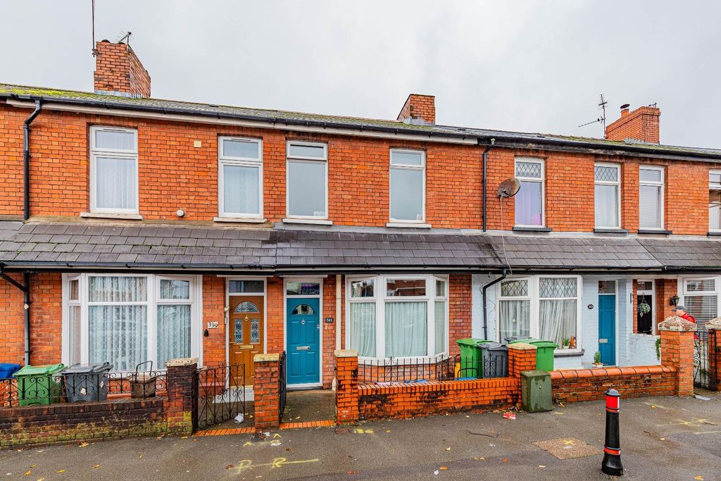 Property photo 1 of 20 Caerphilly Road 341-19.Jpg