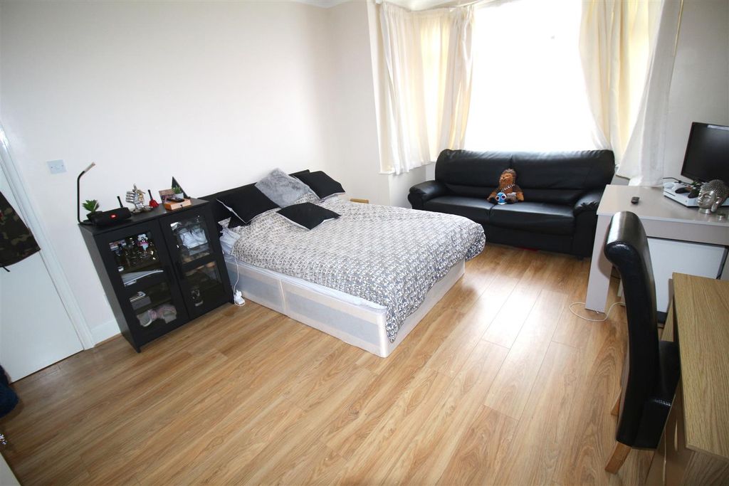 Property photo 3 of 8 Img_5821.Jpg