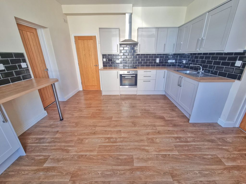 Property photo 3 of 13 Kitchen