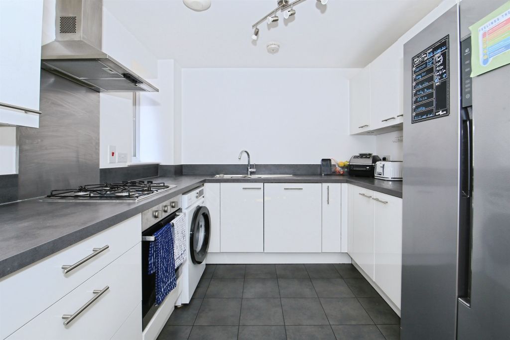 Property photo 2 of 20