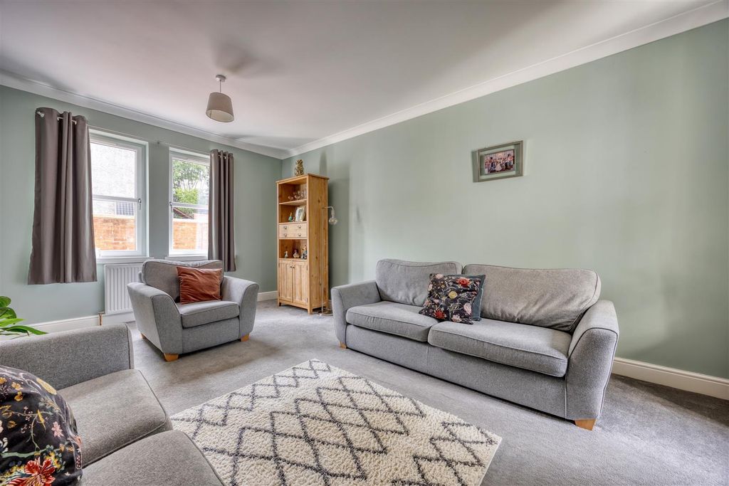 Property photo 3 of 38 103_Victoria_Street_Kirkintilloch_014.Jpeg