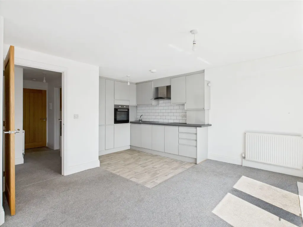 Property photo 3 of 9 Cam03423G0-Pr0388-Still007_1745917014506