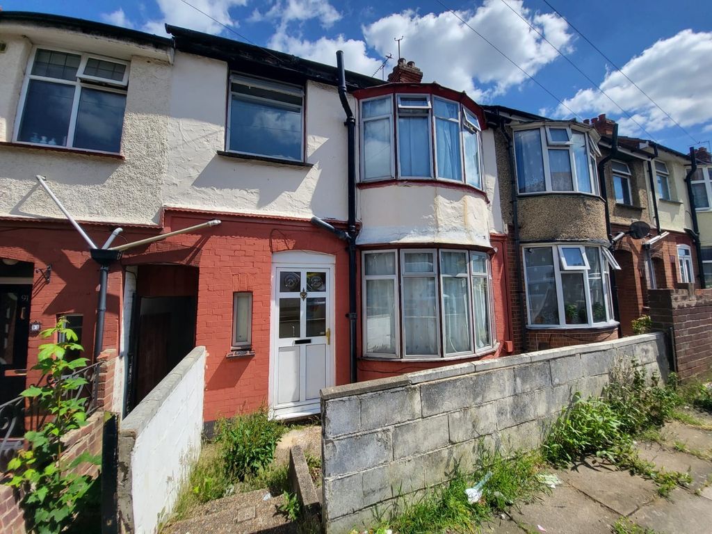 Property photo 1 of 17 3 Bed Terraced House To Rent Harcourt Street, Luton Lu1 3Qj