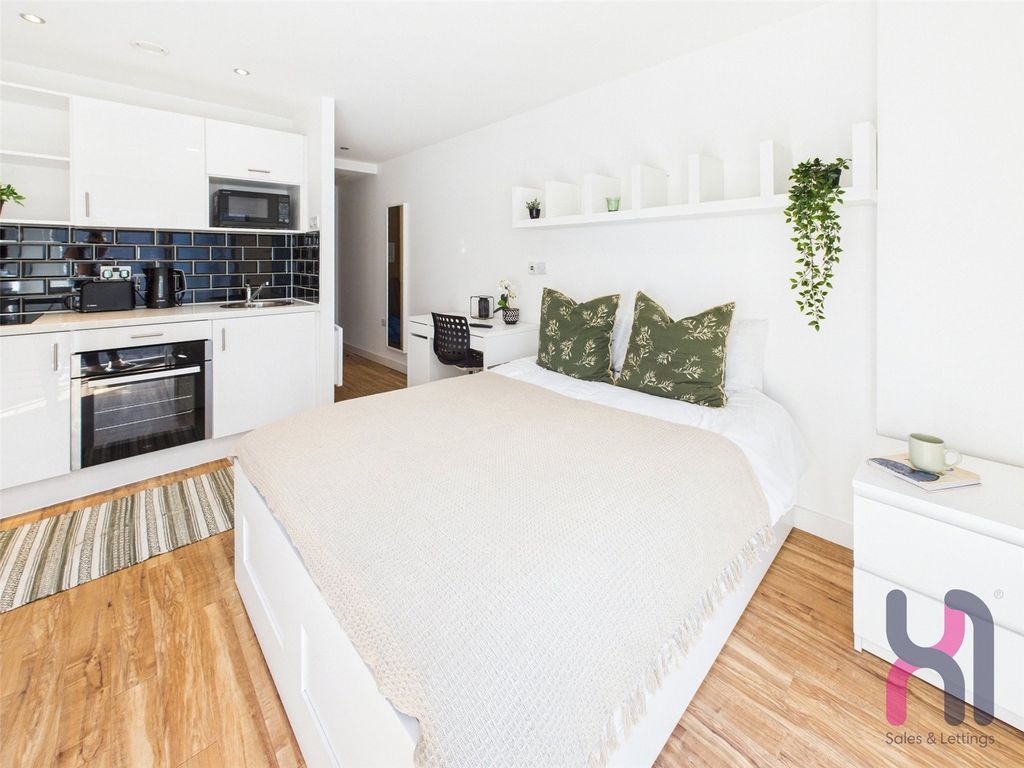 Property photo 3 of 7 Picture No. 16