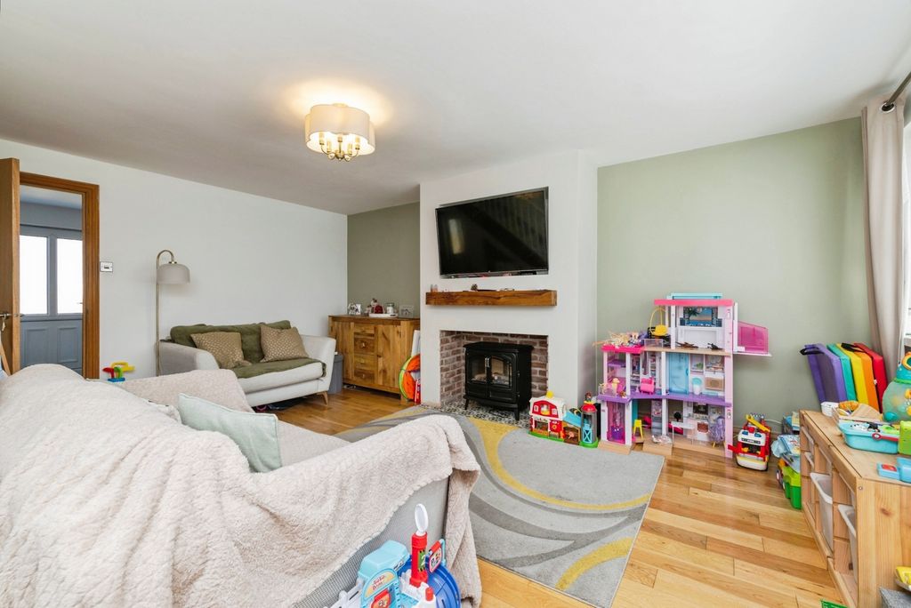 Property photo 3 of 17 Pbox-Img.Jpg