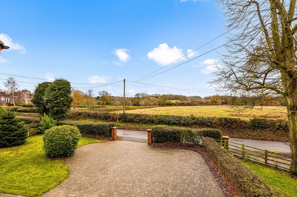 Property photo 2 of 42