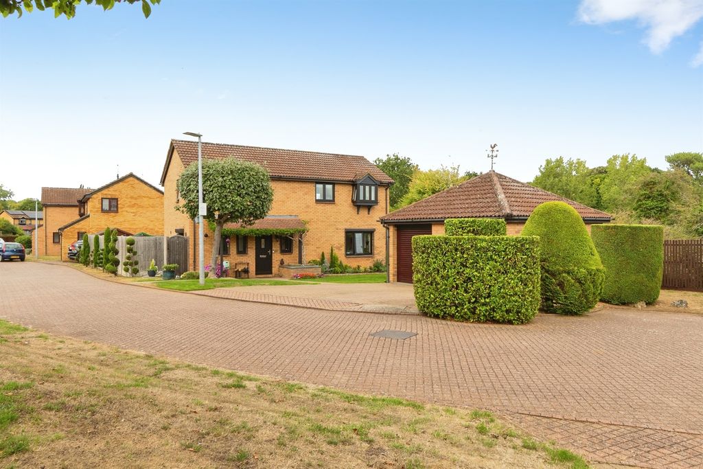 4 bed detached house for saleGoddard End, Stevenage SG2