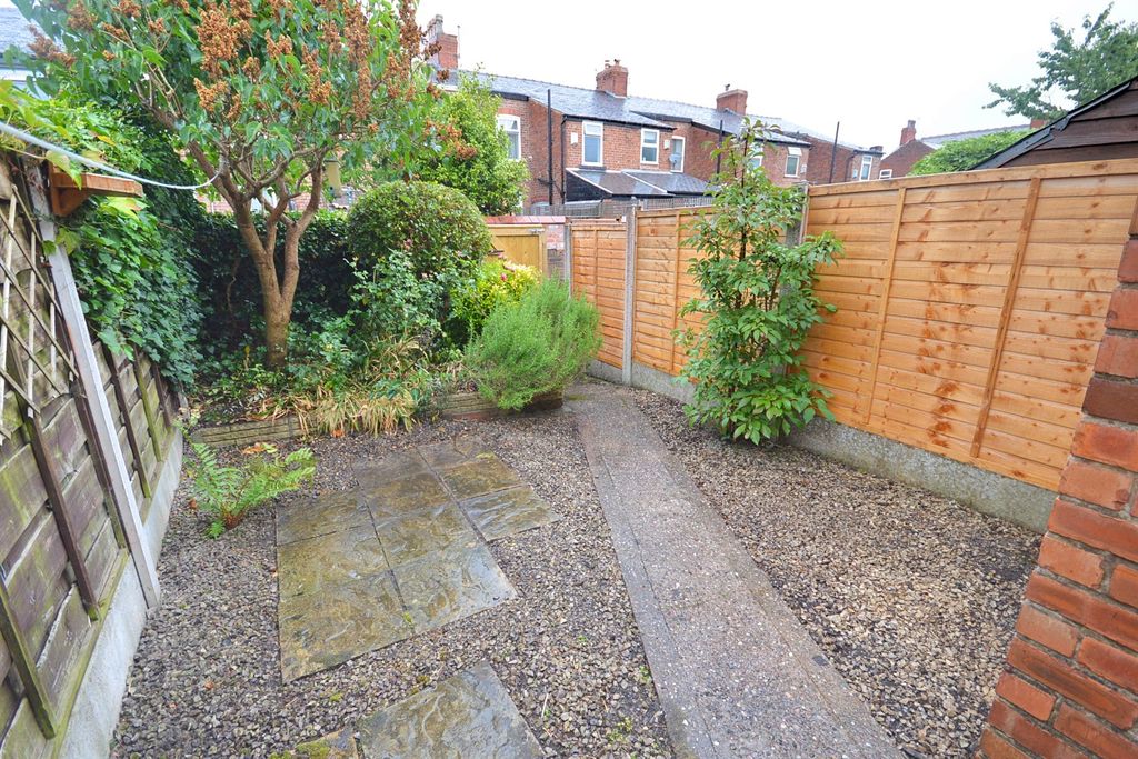 Property photo 2 of 7 Outside