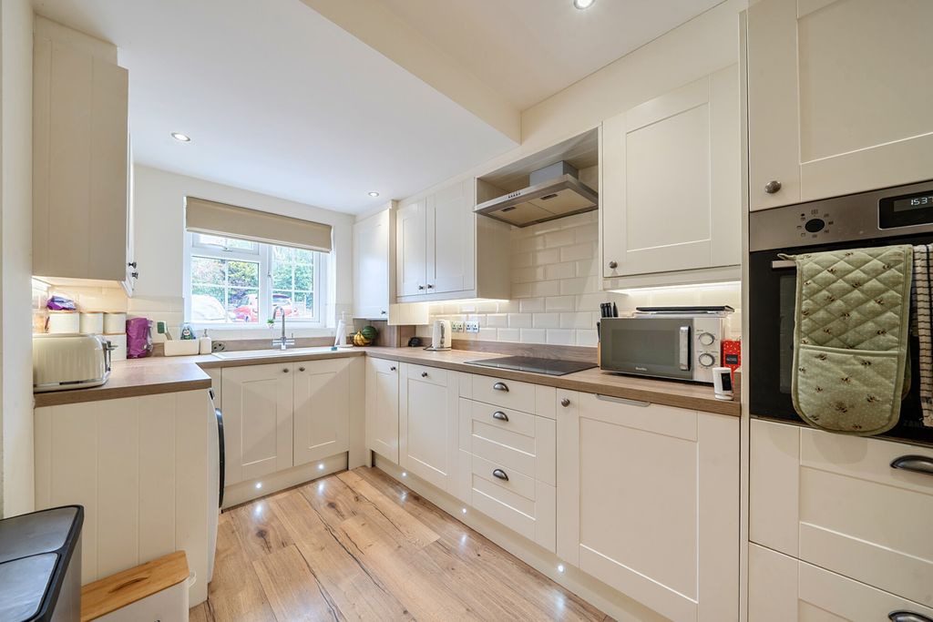 Property photo 2 of 20 1473068-8-6A22E8c...