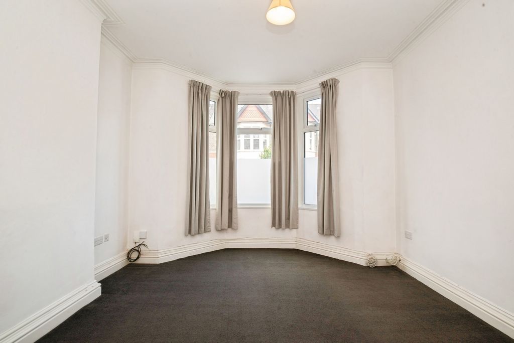 Property photo 3 of 20 Pbox-Img.Jpg