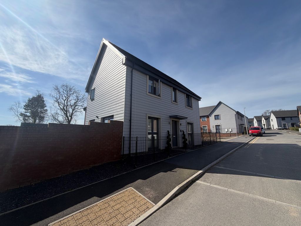 Property photo 2 of 21