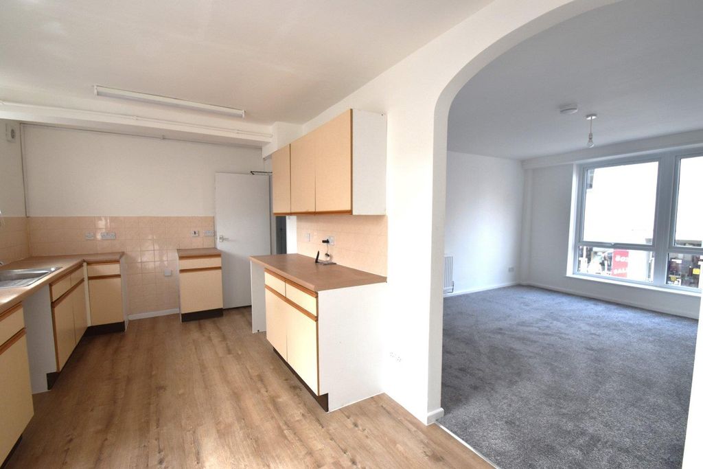 Property photo 1 of 8 Tiverton Seddons