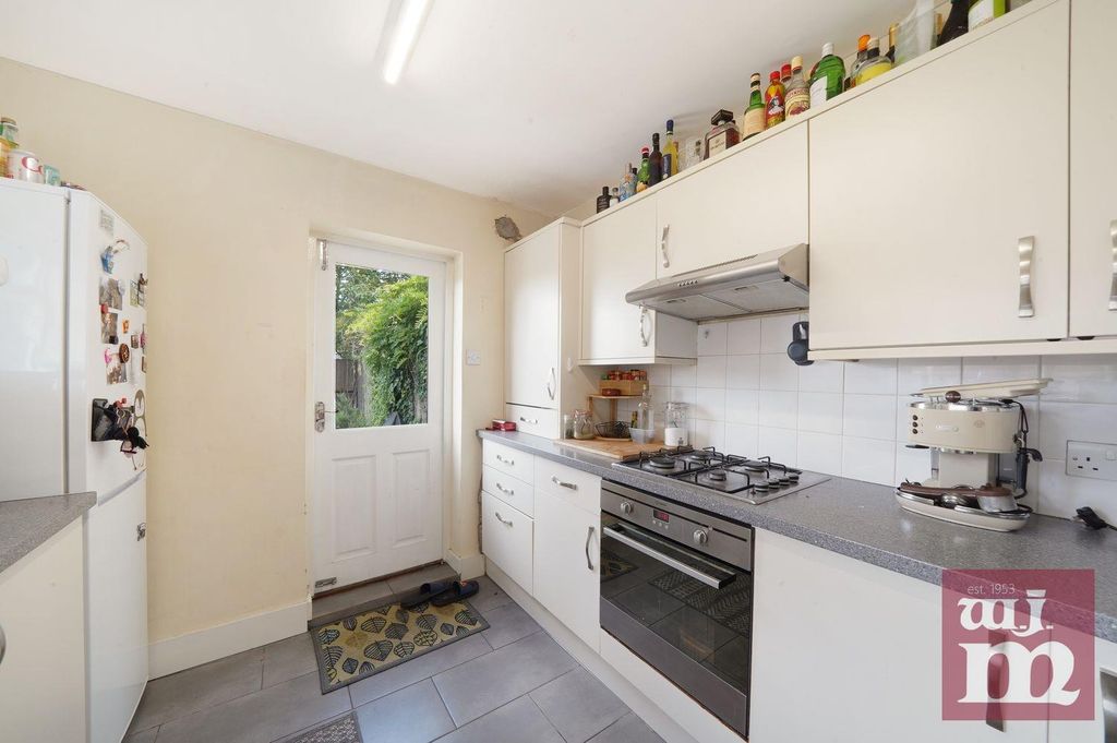 Property photo 2 of 12 Kitchen