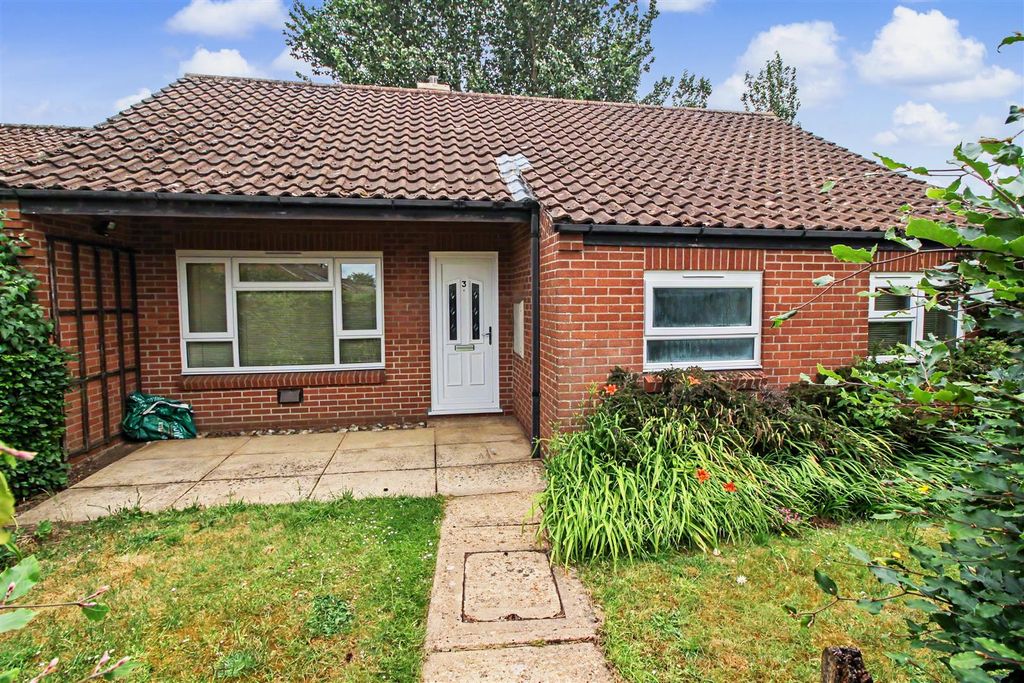 Property photo 1 of 10 Front