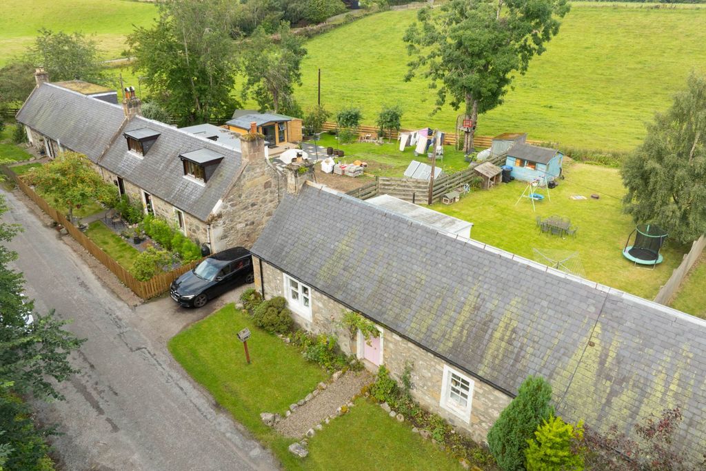 Property photo 2 of 25