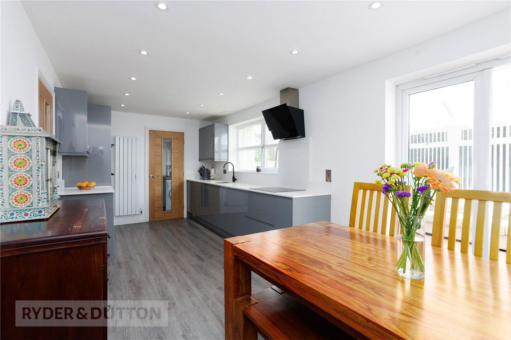Property photo 1 of 39 Kitchen/Diner