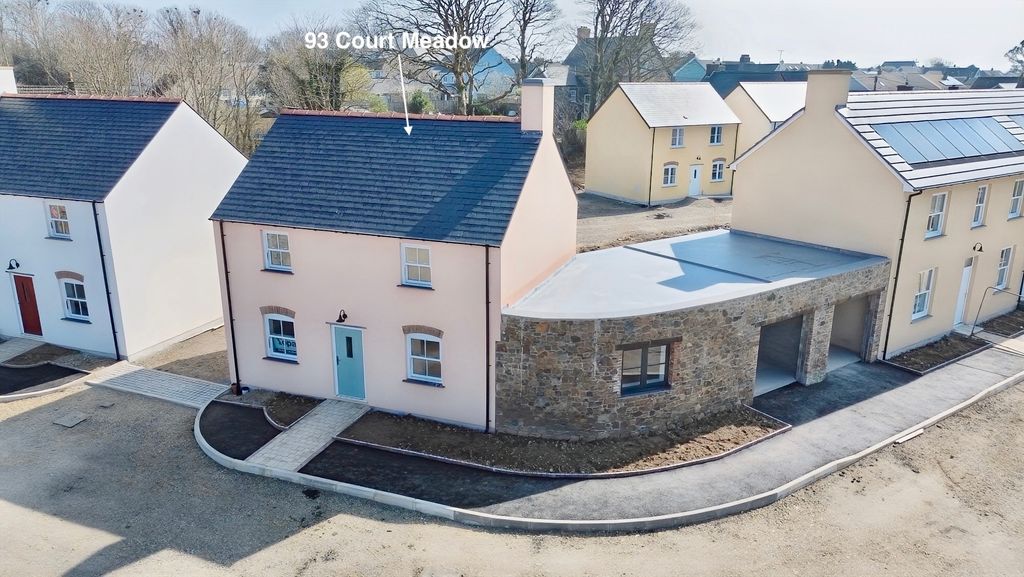 Property photo 1 of 19 Front