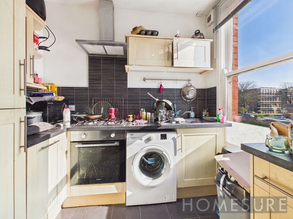 Property photo 2 of 21 Flat 3 - Kitchen