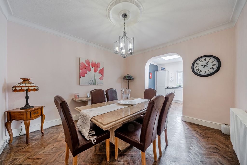 Property photo 2 of 21 1529872-16-6Ac8d7...
