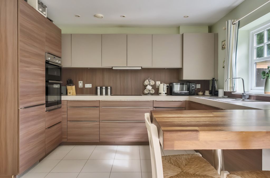 Property photo 3 of 18 1328021-11-68873F...