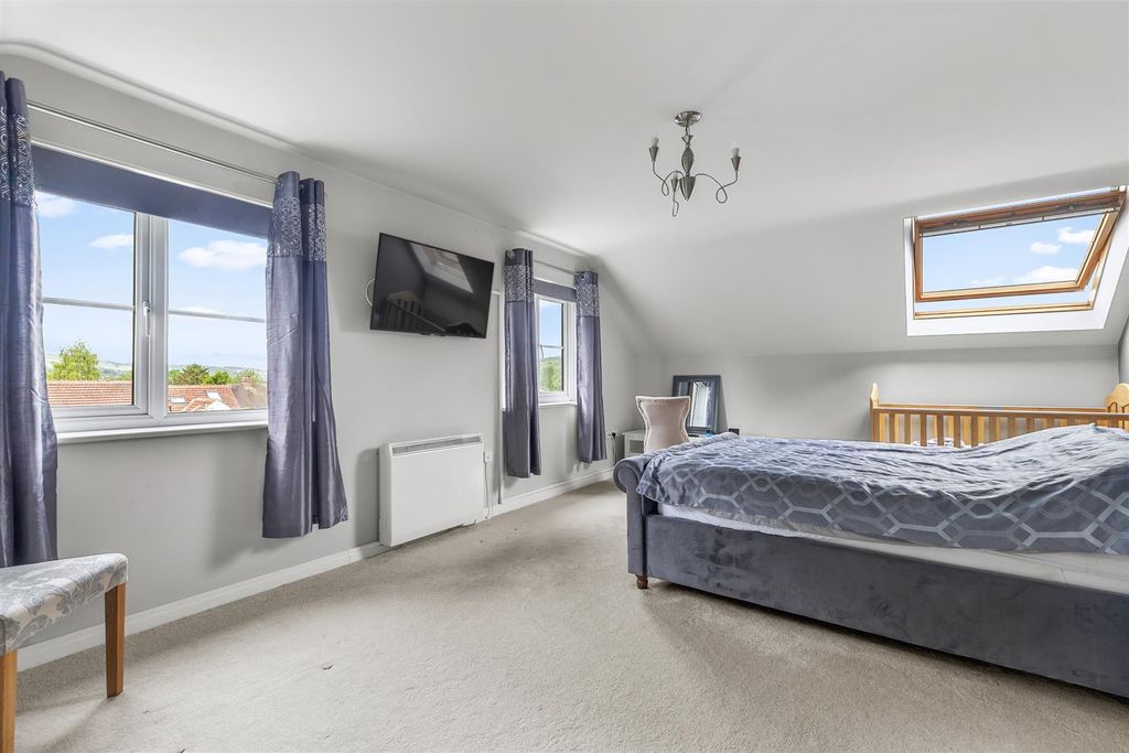 Additional image 8 of 2 bed flat for saleBlackthorn Road, Ilkley LS29