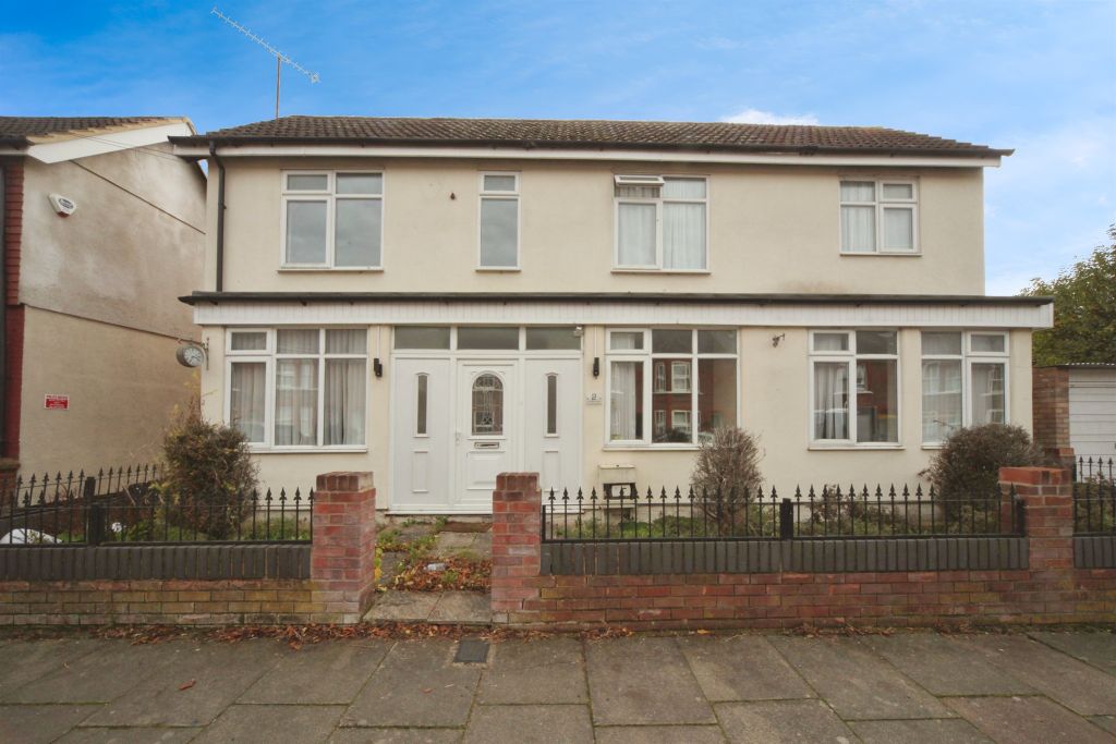 Property photo 1 of 12