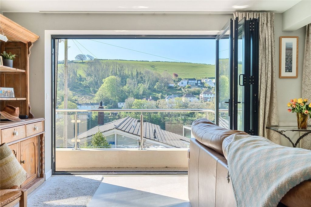 Property photo 1 of 19 Img