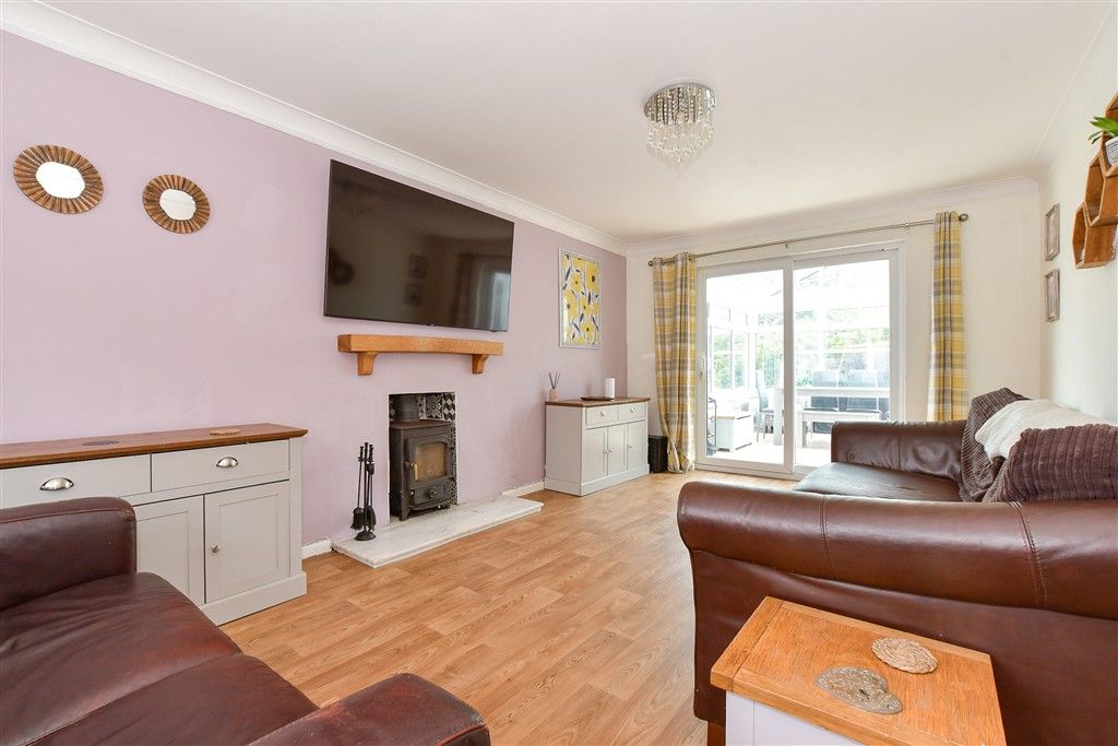 Property photo 3 of 13 Lounge