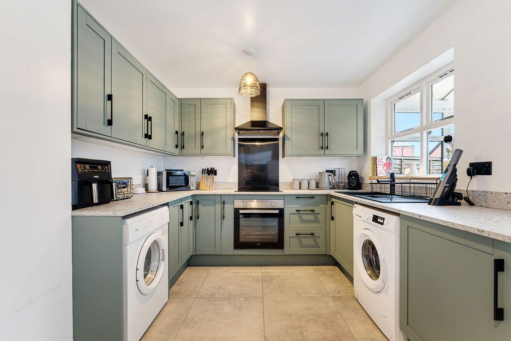 Property photo 3 of 23