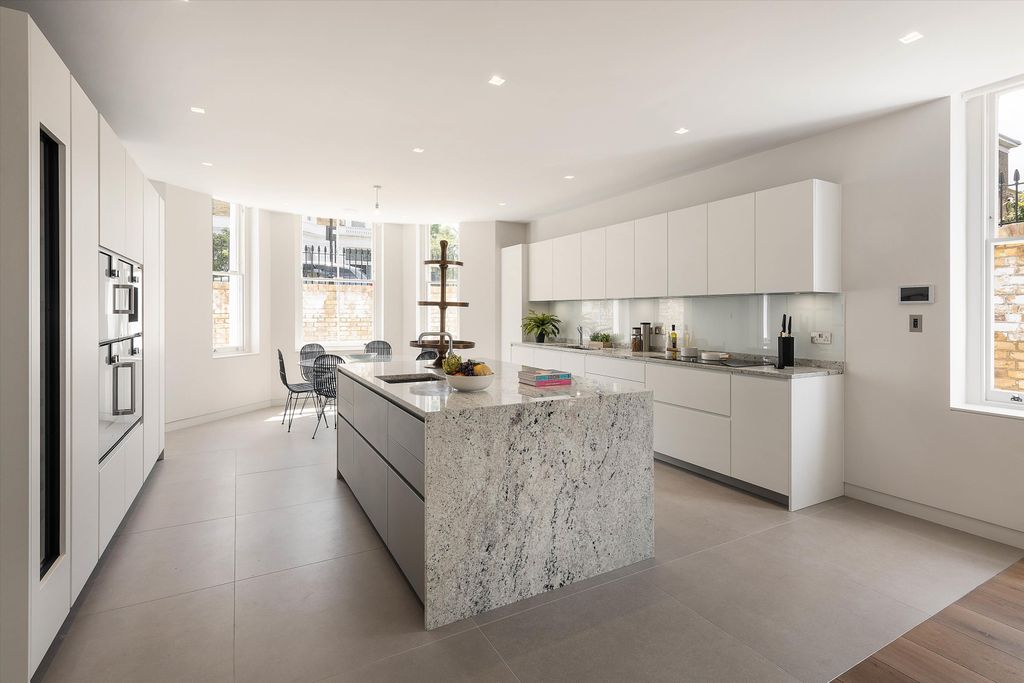 Additional image 7 of 8 bed detached house to rentUpper Phillimore Gardens, Kensington, London W8