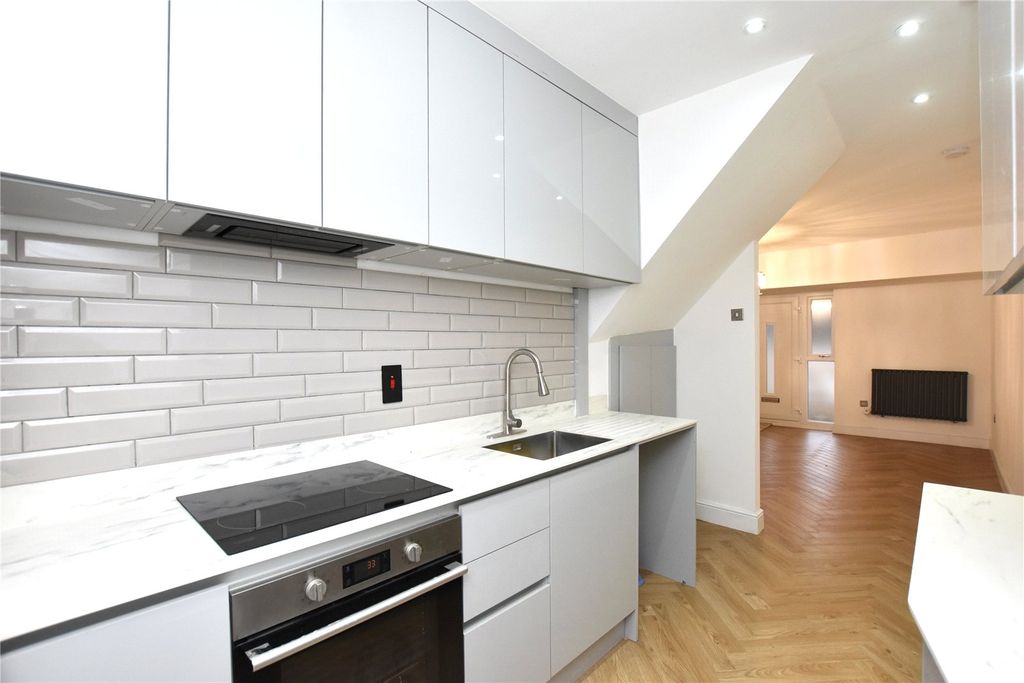 Property photo 3 of 13 Picture No. 15