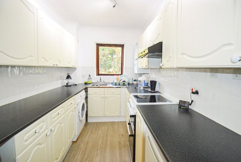 Property photo 3 of 6 Picture No. 06
