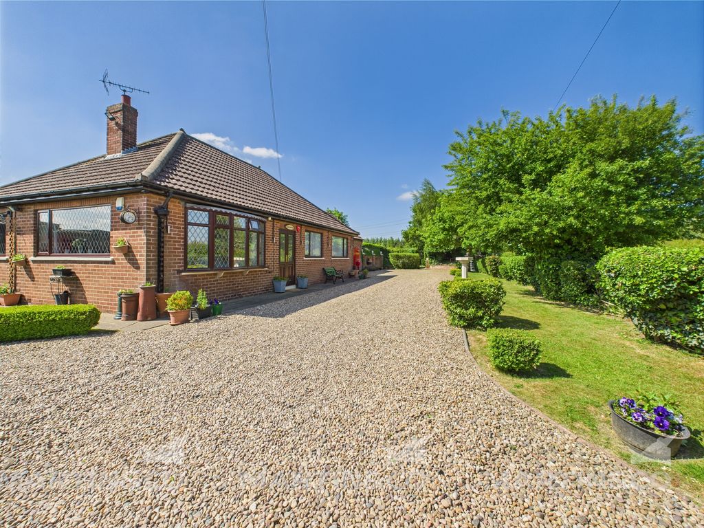 Property photo 1 of 47 Cam02406G0-Pr0459-Still044
