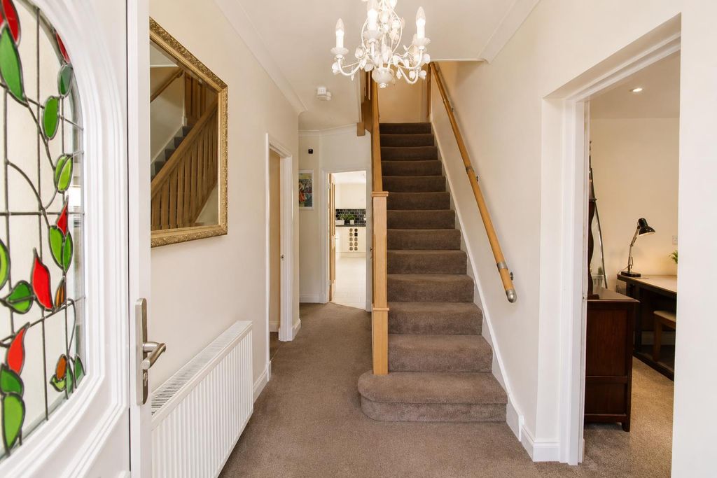Property photo 2 of 36