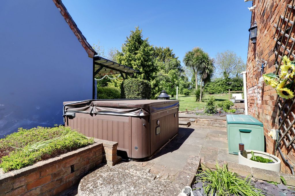 Property photo 3 of 32