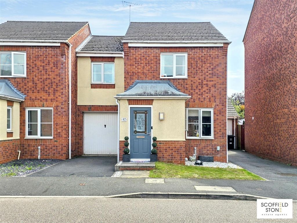 Property photo 1 of 12 Frontage And Driveway