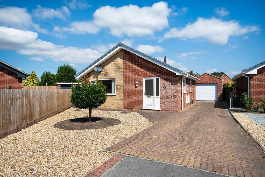 Property photo 1 of 11