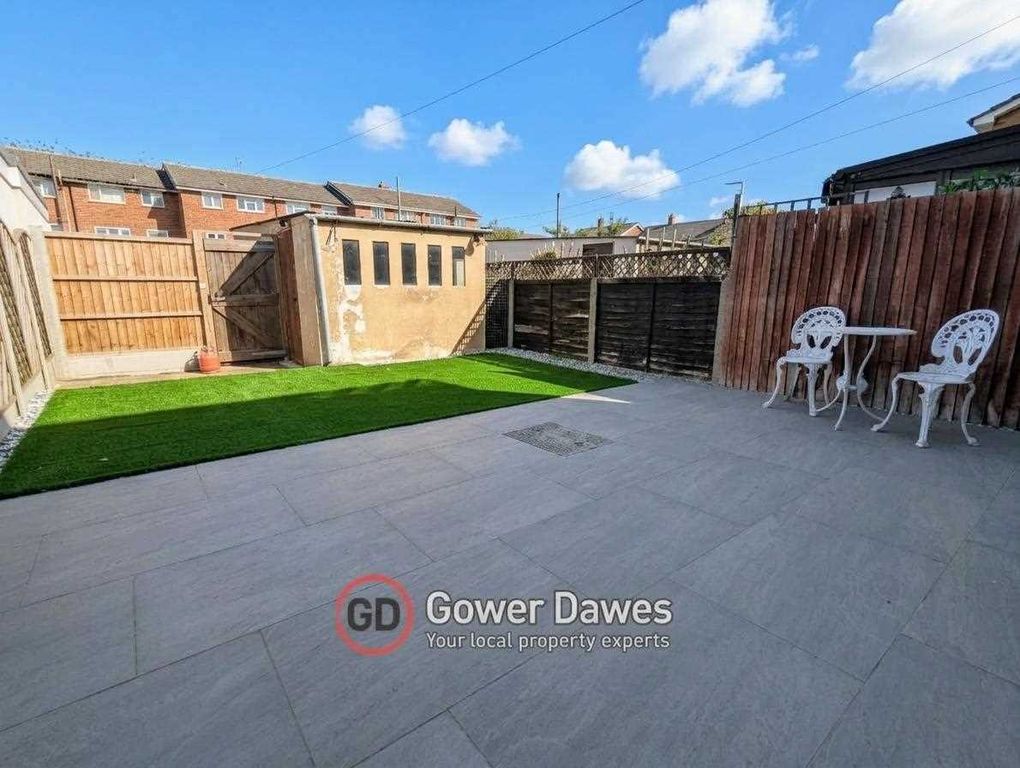 Property photo 3 of 13 Garden