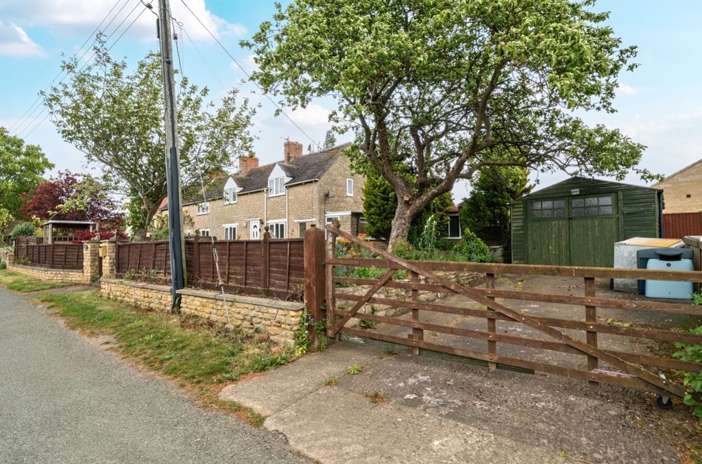 Property photo 1 of 22 1459772-21-6A0338A0Ed49c - Copy