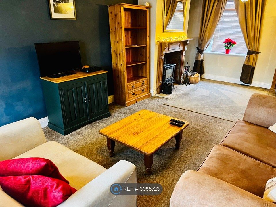 Property photo 2 of 17