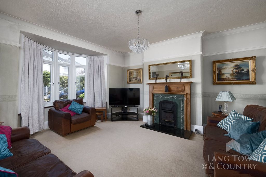 Property photo 3 of 26