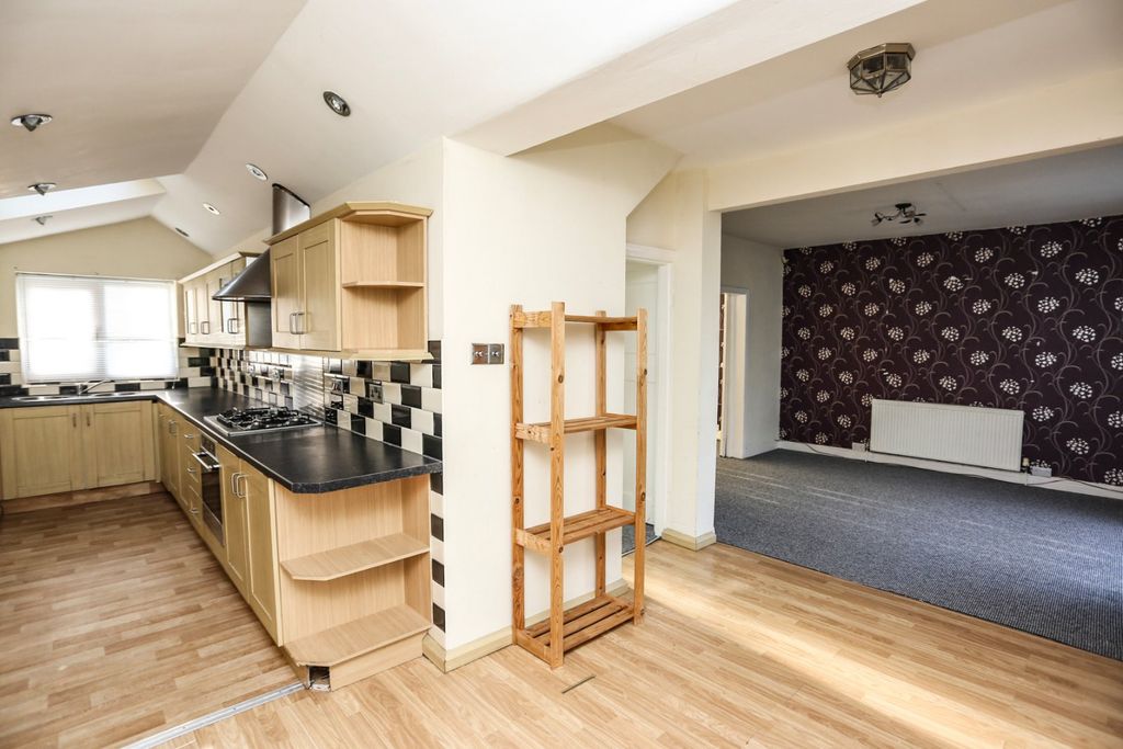 Property photo 2 of 14 Picture No. 22