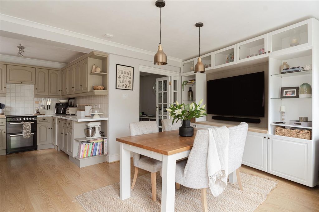 Property photo 3 of 18 12.Jpg