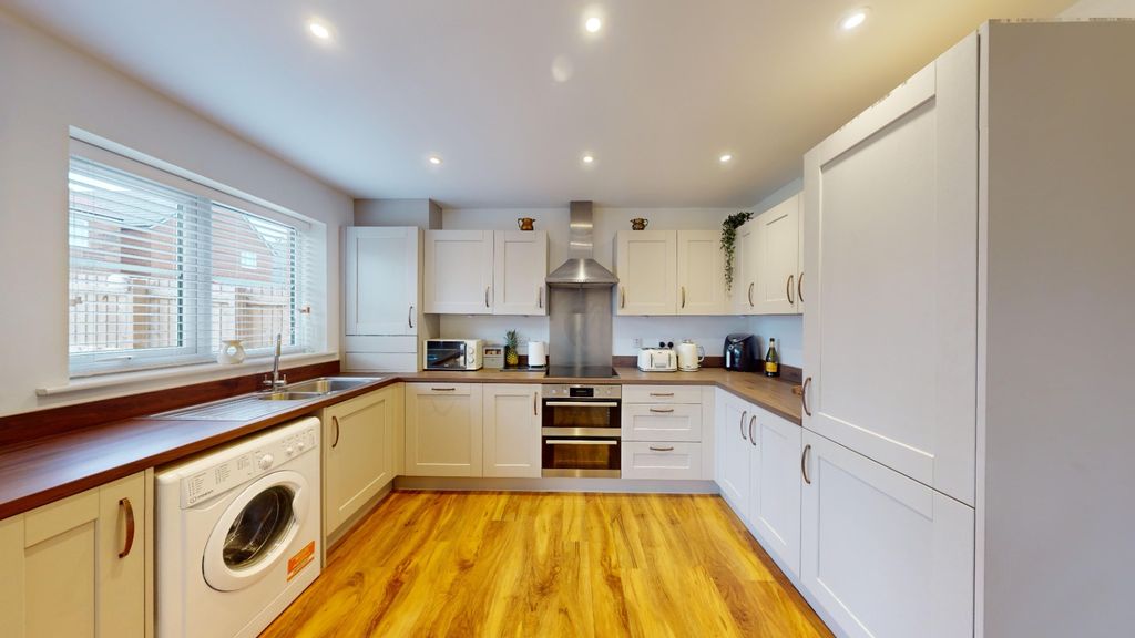 Property photo 3 of 30 2924319