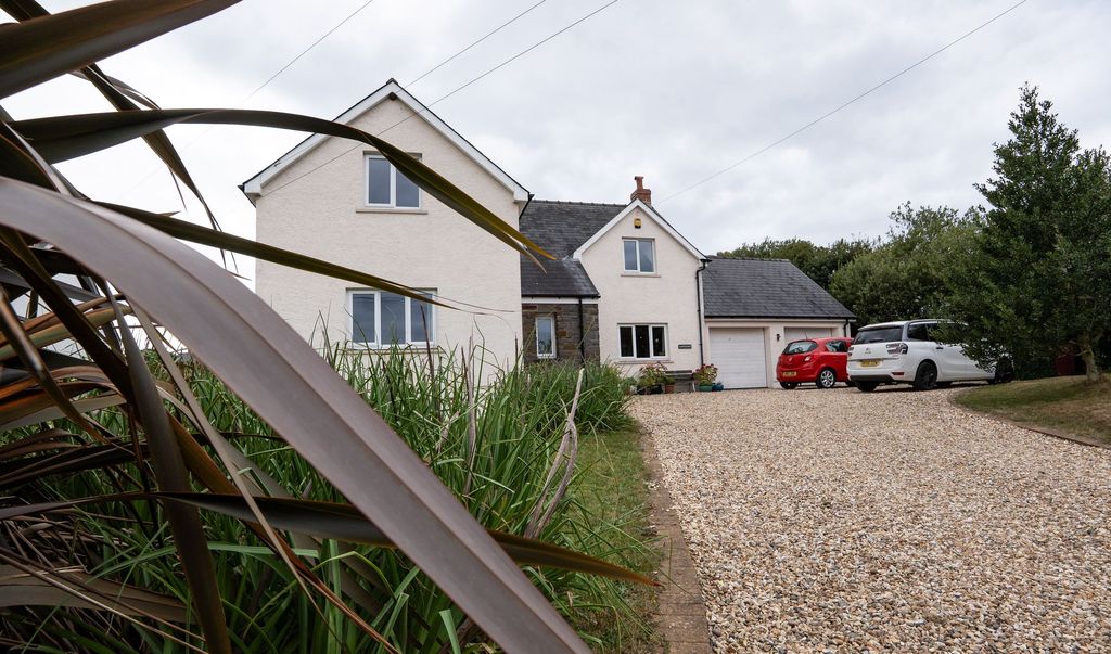 Property photo 1 of 39 35