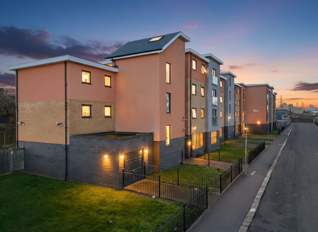 Property photo 1 of 6