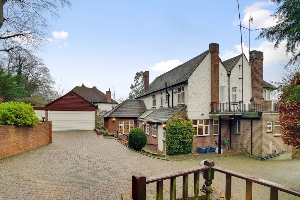 Property photo 1 of 30