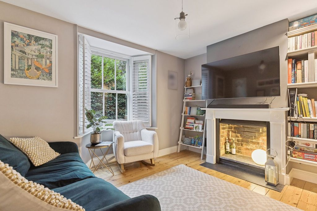 Property photo 2 of 18