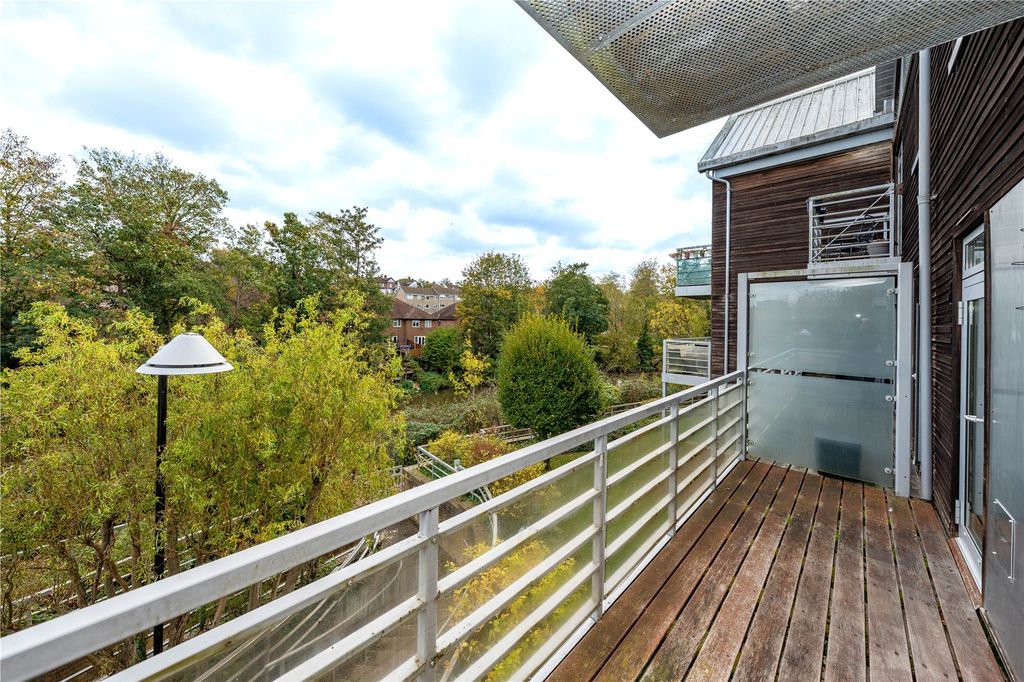 Property photo 3 of 12 Balcony