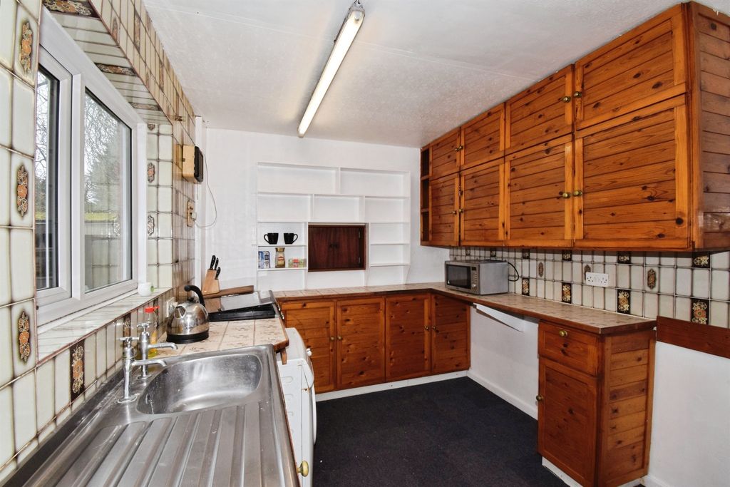 Property photo 3 of 16